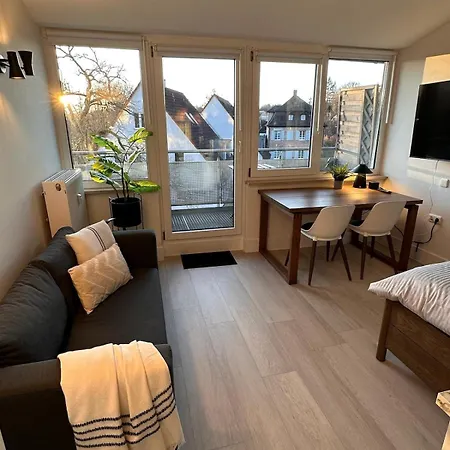 Urhome 22 City, Airport, Messe, Auto-,strassenbahn Appartamento